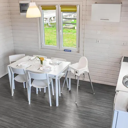 2 Bedroom Pet Friendly In *