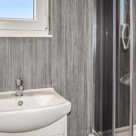 2 Bedroom Pet Friendly In Nyaraló