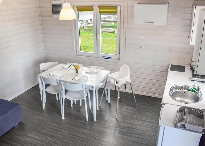 2 Bedroom Pet Friendly In *