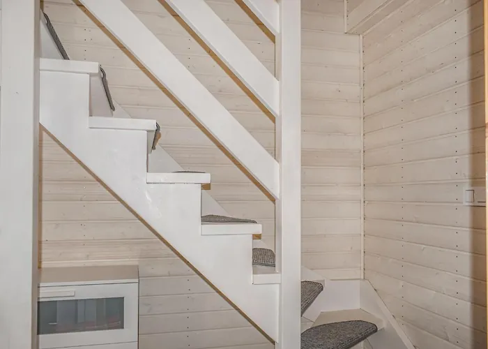 2 Bedroom Pet Friendly In *